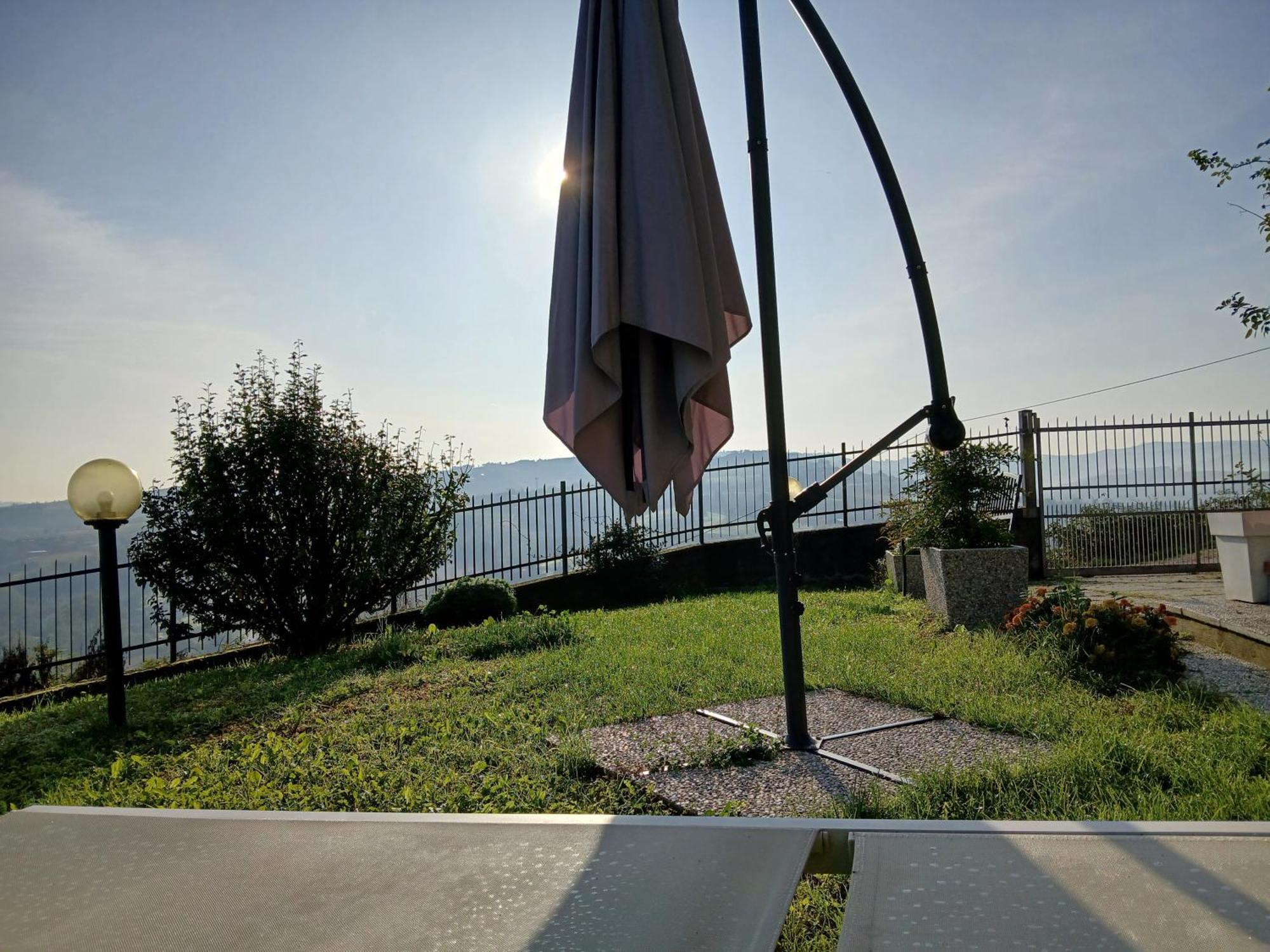 Maison Younesco - Villa Indipendente Exclusive Castagnole delle Lanze Luaran gambar